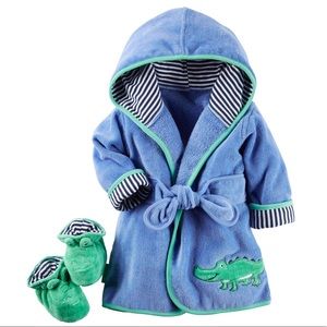Carter’s Robe & Bootie Set